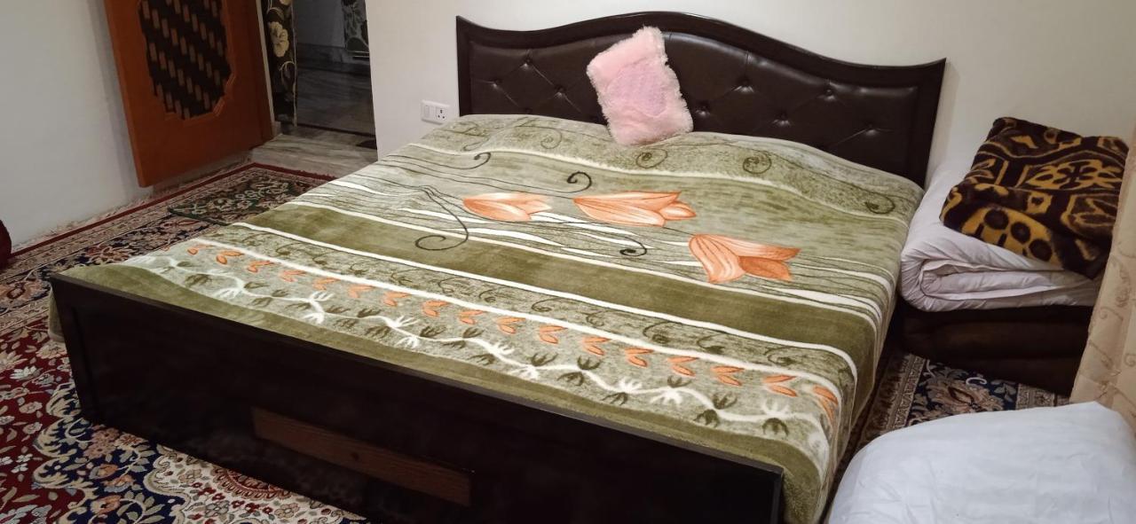 Bed and Breakfast Mir Manzil Srīnagar Exteriér fotografie